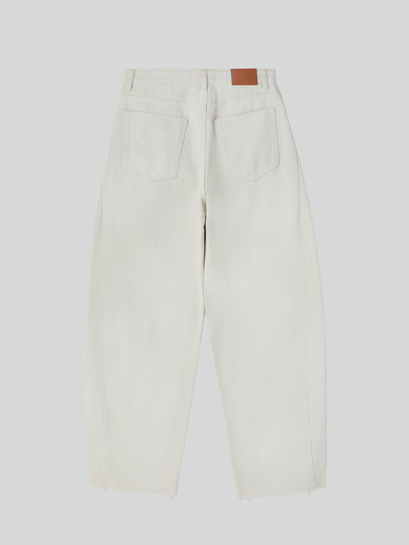 Painted Detail Curved Denim Pants (Ecru)