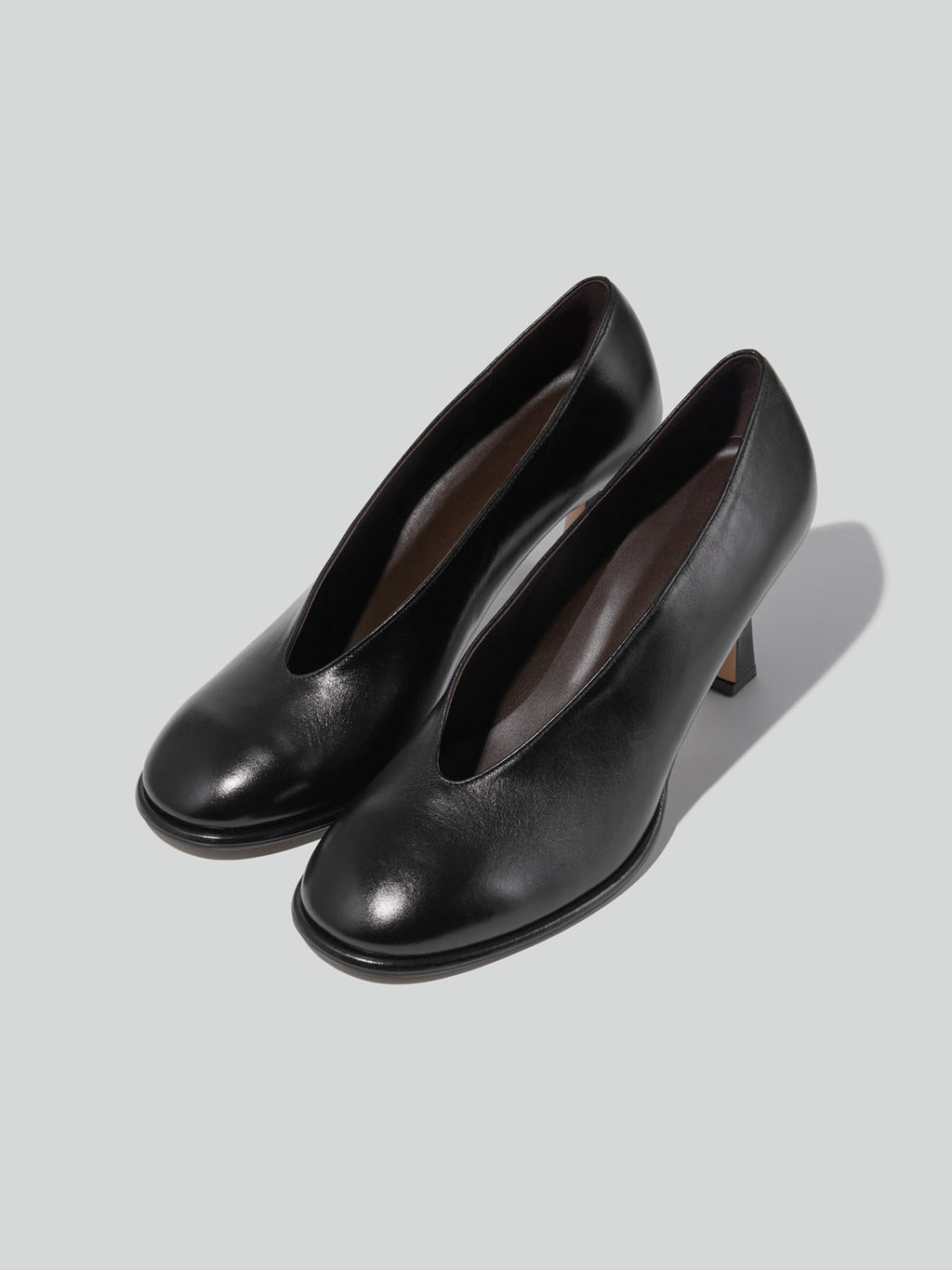 Poppy Rounded Toe Pumps (Black)