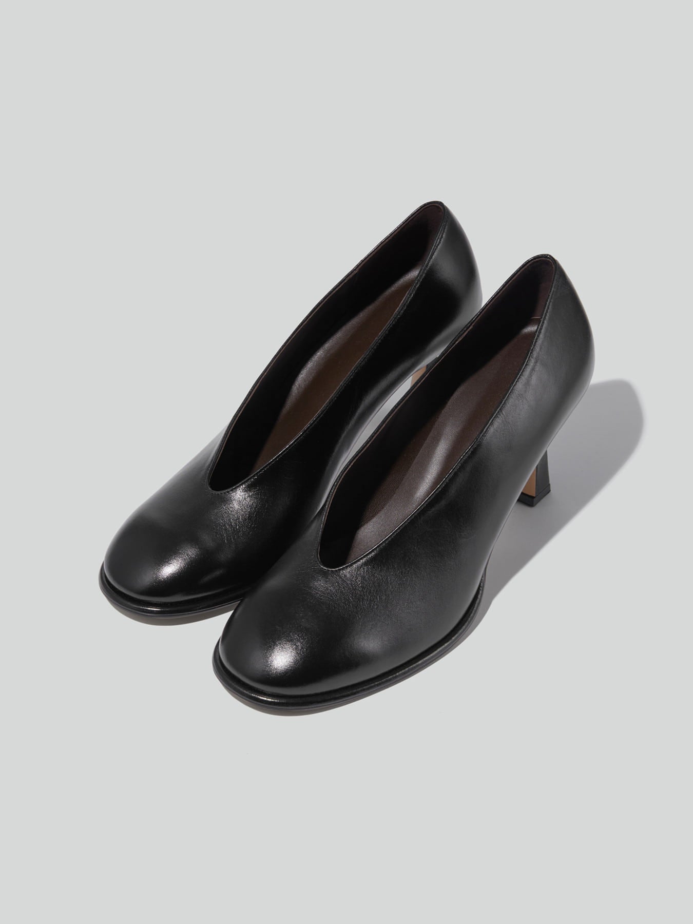 Poppy Rounded Toe Pumps (Black)