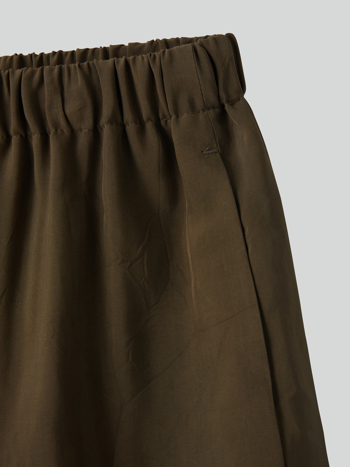 Wrinkled Fluid Banding Shorts (Khaki Brown)