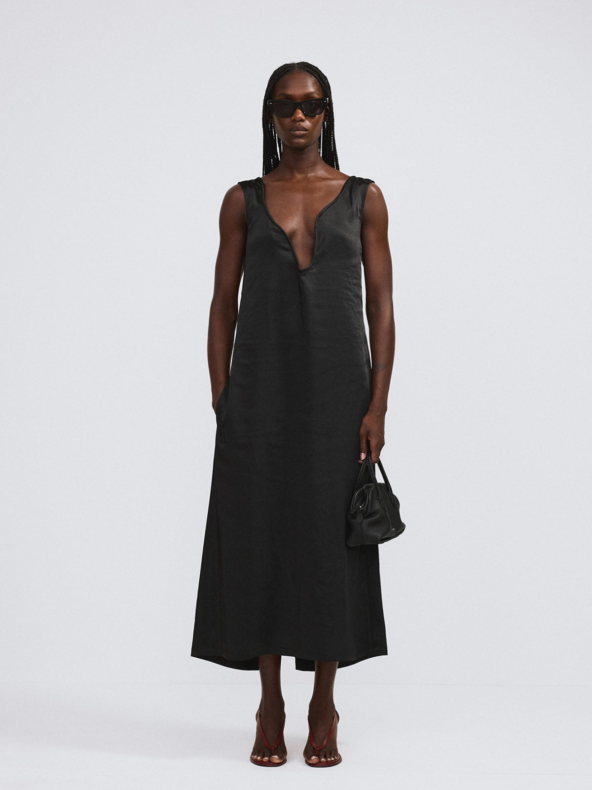 Curved Wire Neck Dress (Black)