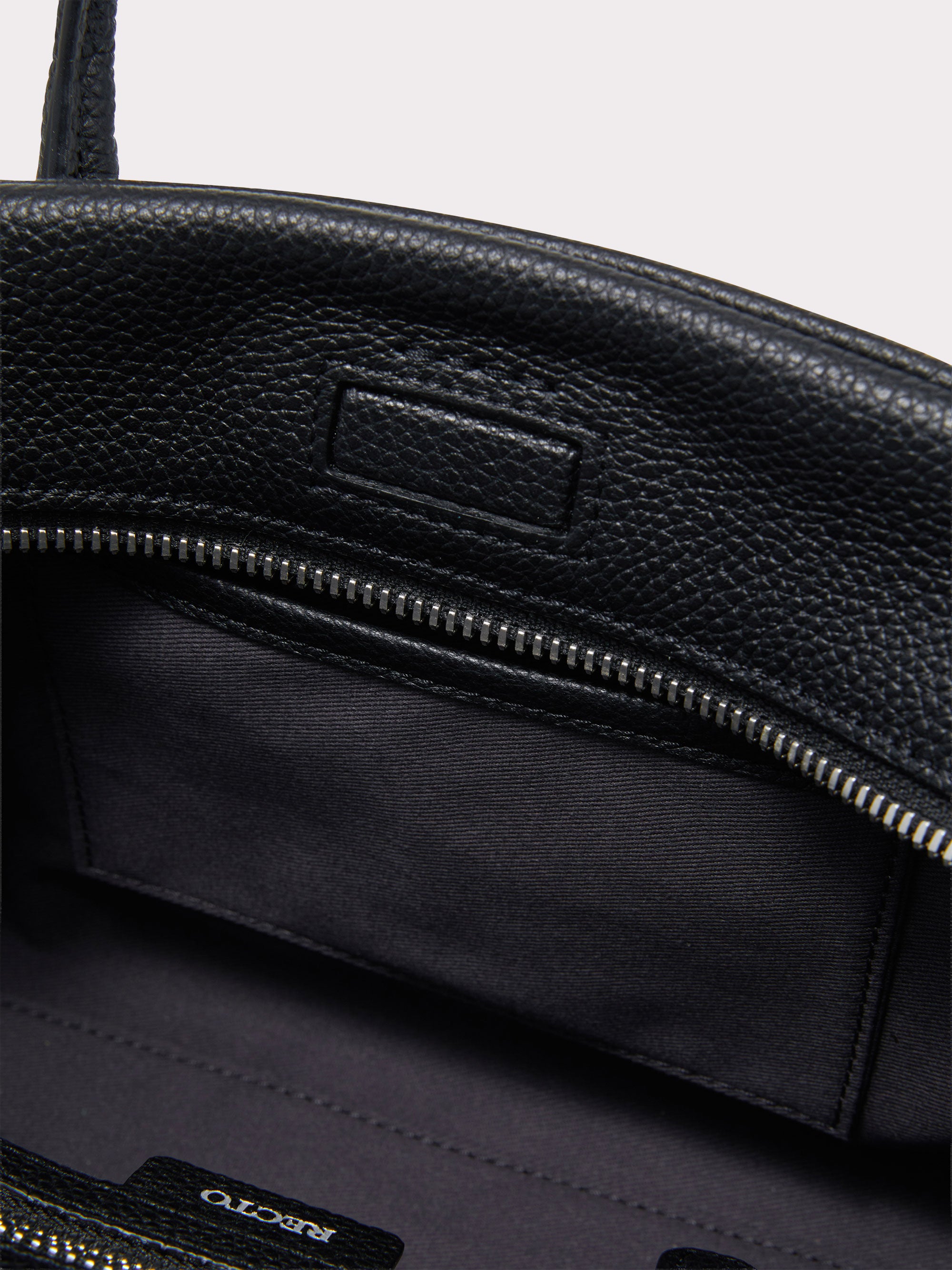 Singular Tote Medium (Black)