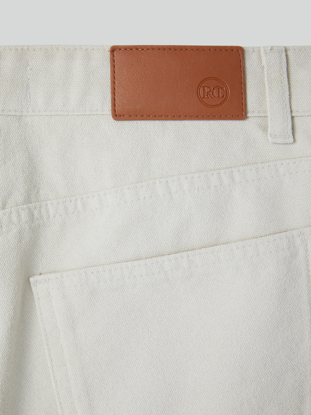 Painted Detail Curved Denim Pants (Ecru)