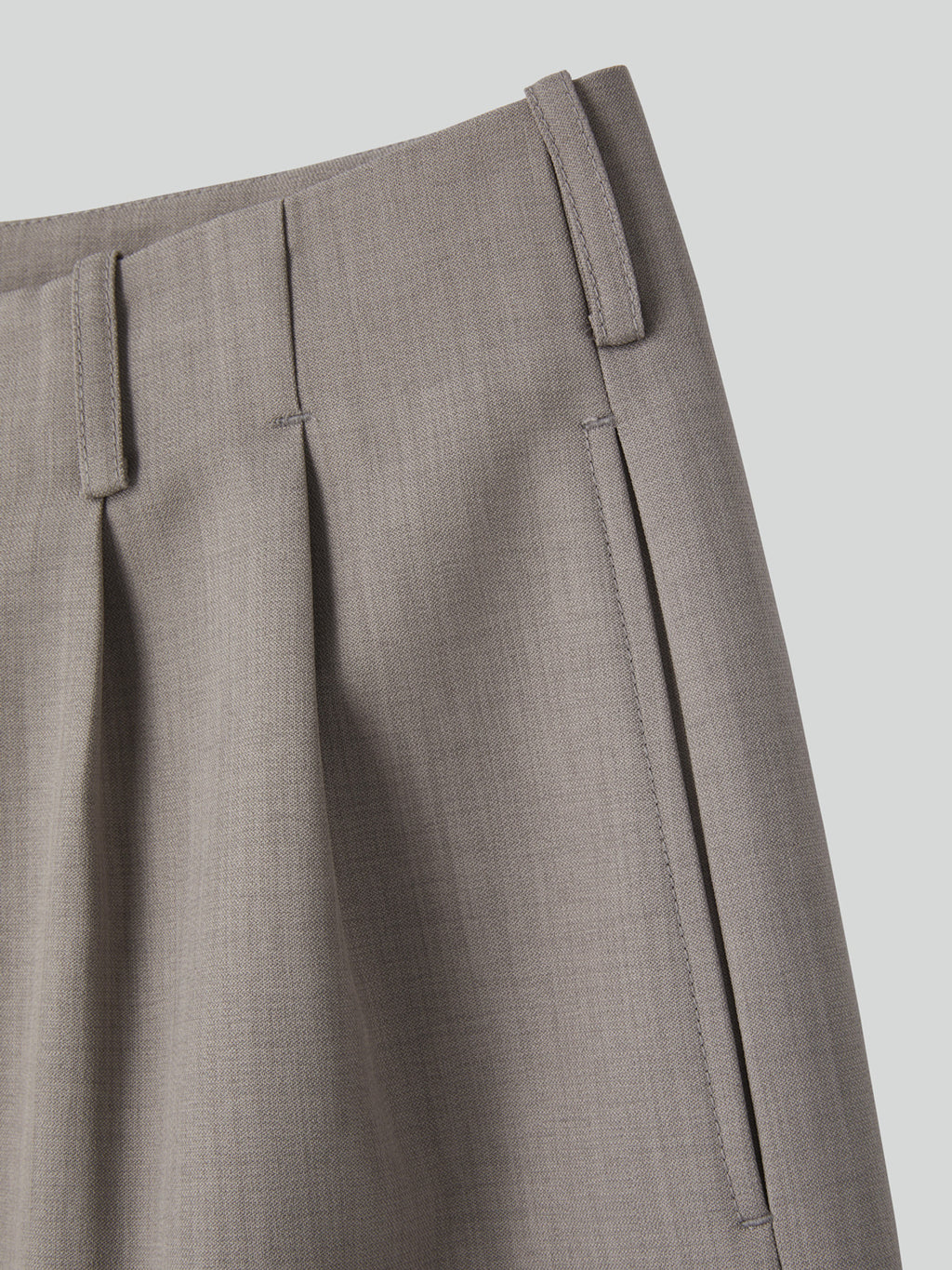 Tucked Detail Bermuda Pants (Sepia Grey)