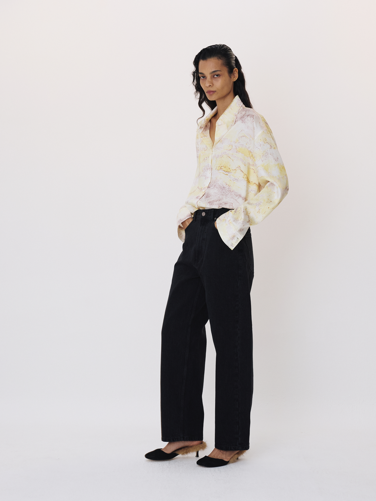 90’s High-Rise Curved Leg Jeans (Black)