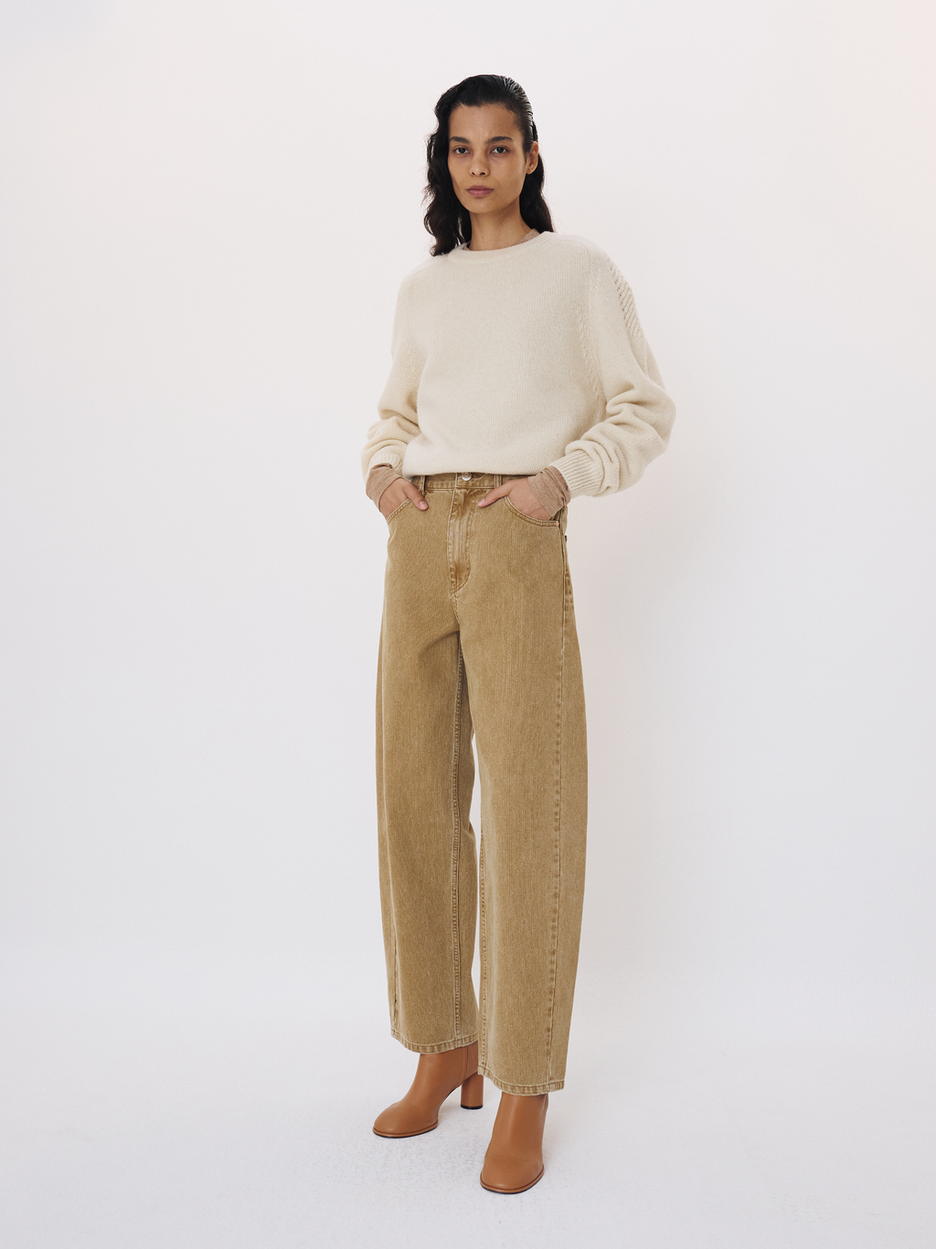 90’s High-Rise Curved Leg Jeans (Beige)