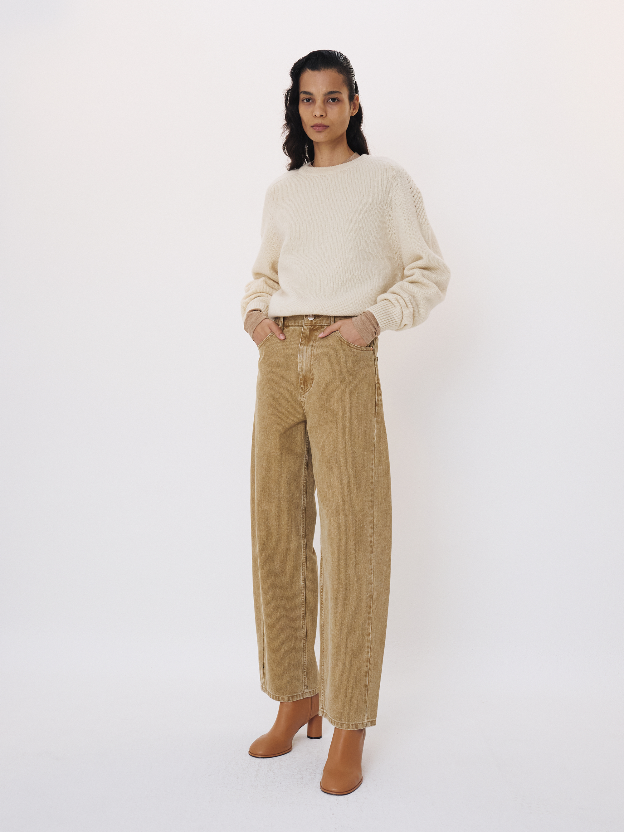 90’s High-Rise Curved Leg Jeans (Beige)