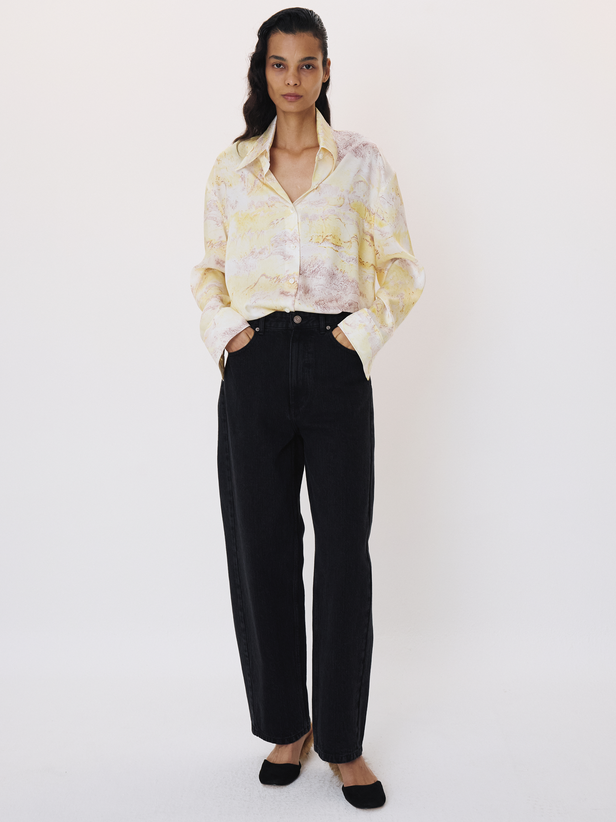 90’s High-Rise Curved Leg Jeans (Black)