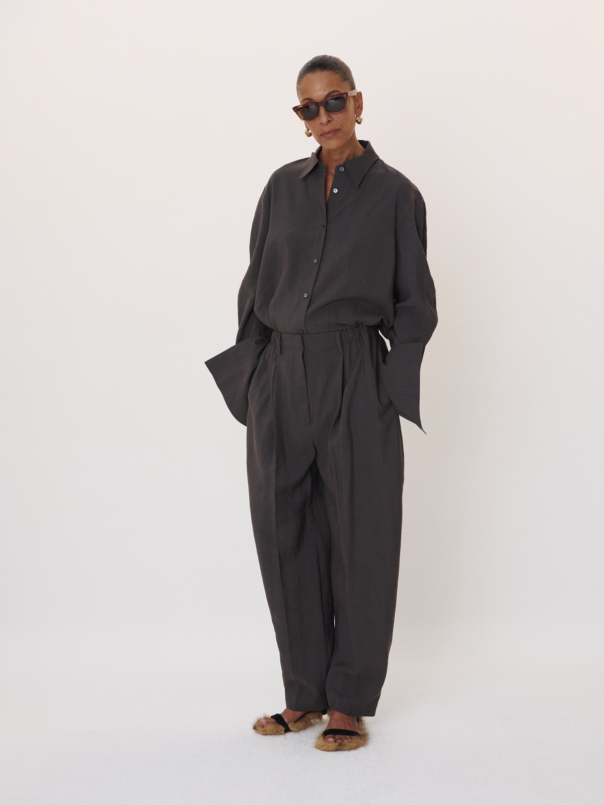 Banding Detail Curved Pants (Stone Grey)