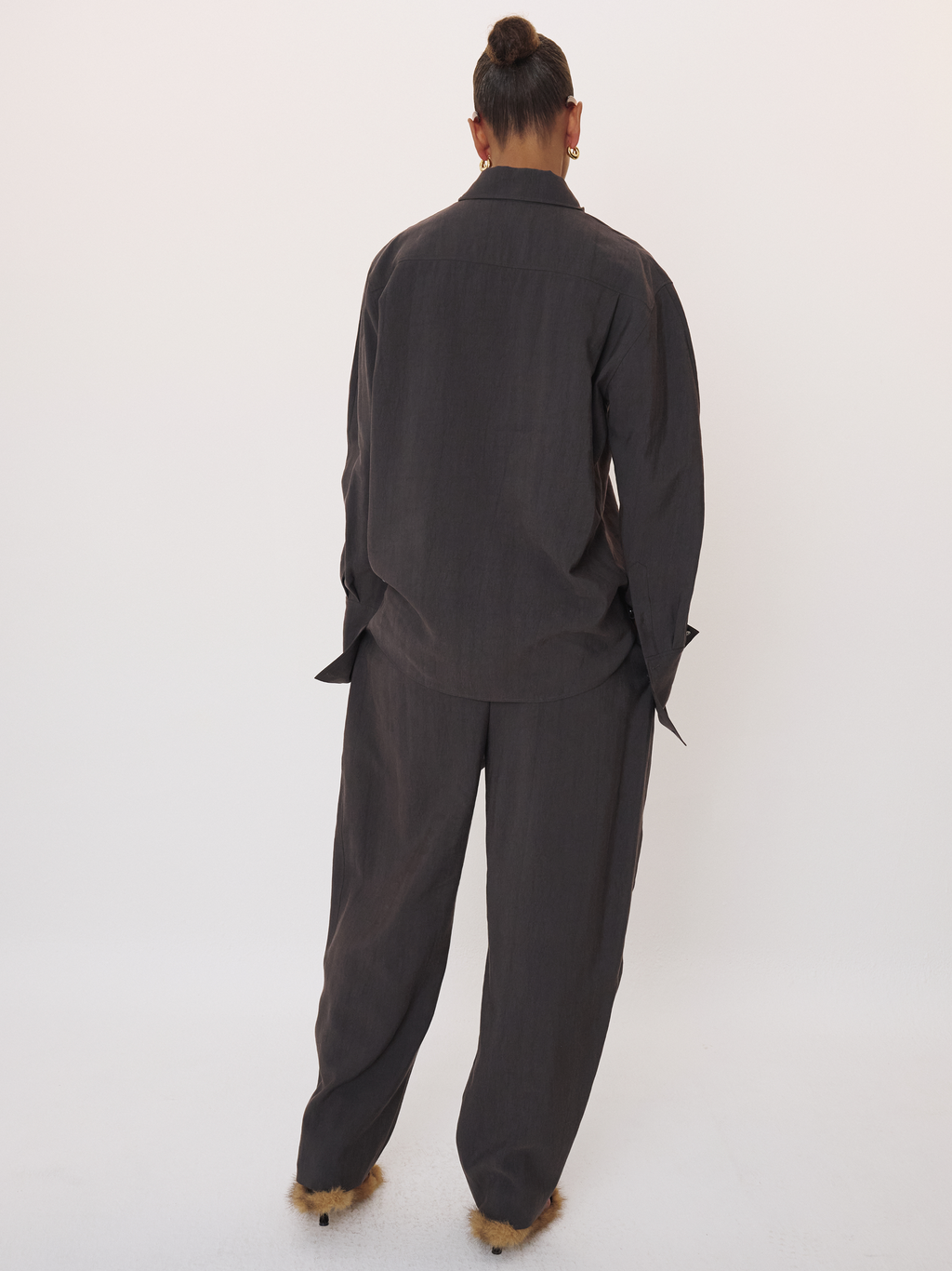 Banding Detail Curved Pants (Stone Grey)