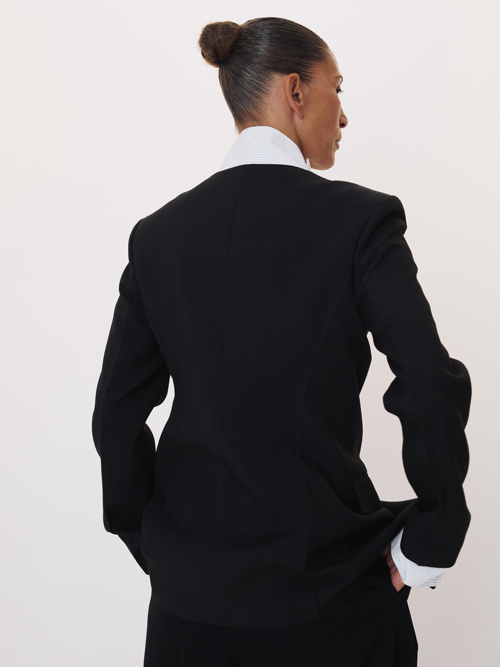 Curved Neck Fluid Long Jacket (Black)