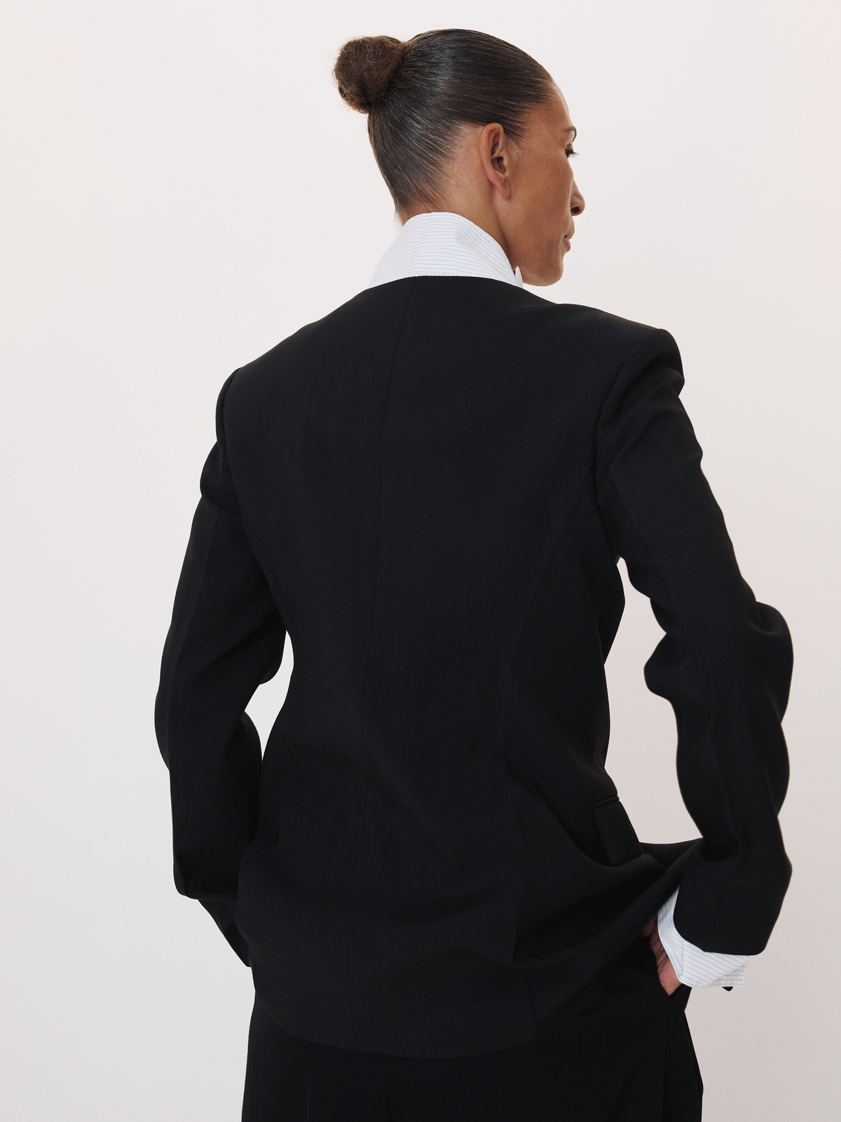 Curved Neck Fluid Long Jacket (Black)
