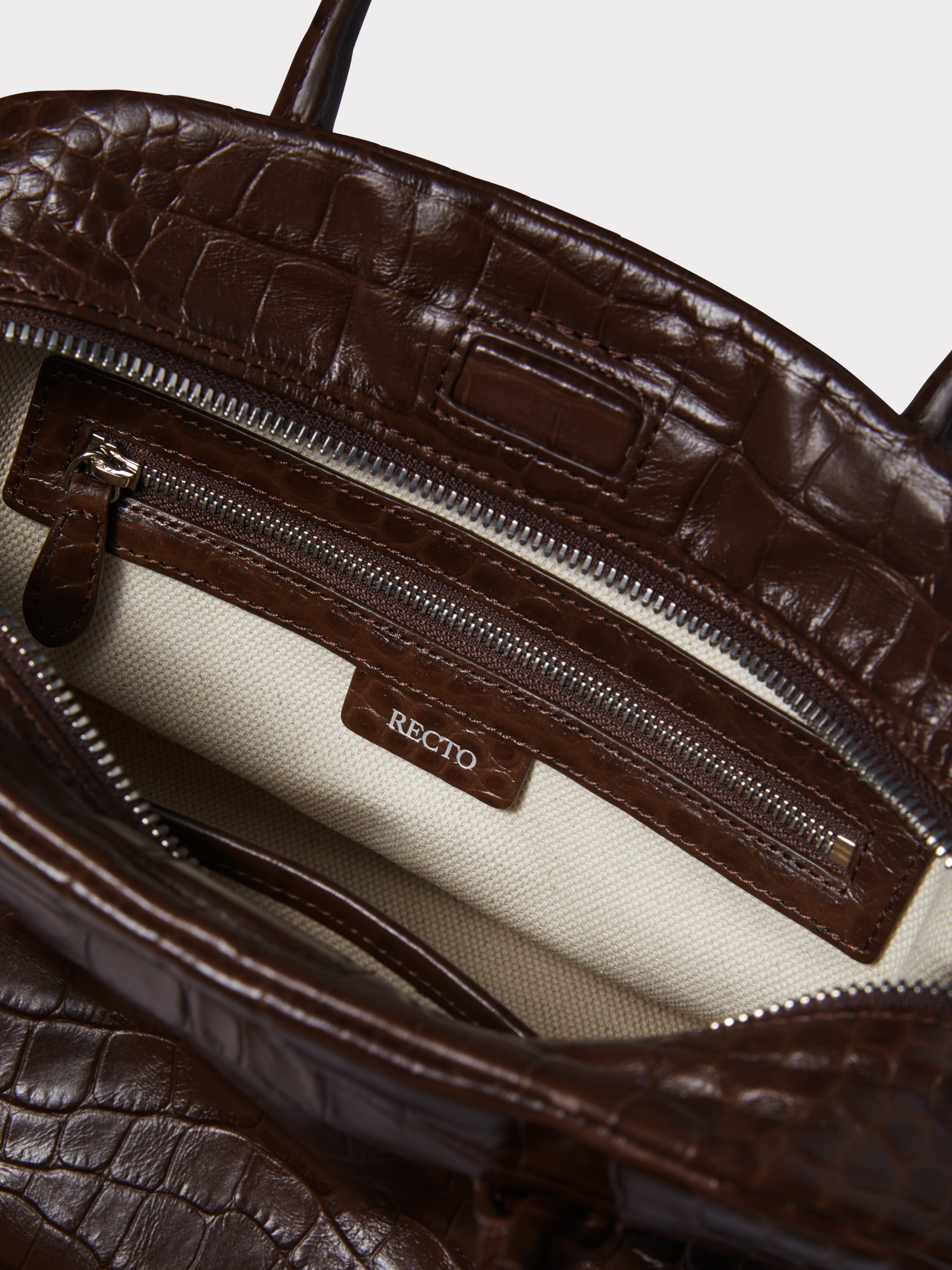 Croc-Effect Singular Tote Medium (Croc Brown)