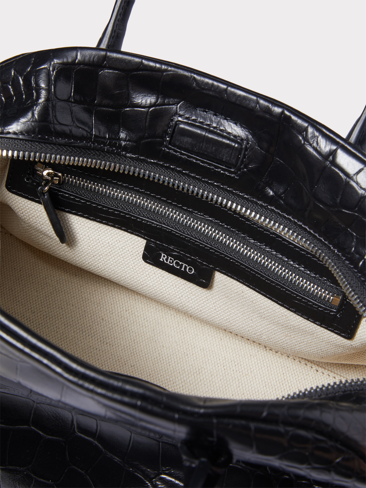 Croc-Effect Singular Tote Medium (Croc Black)