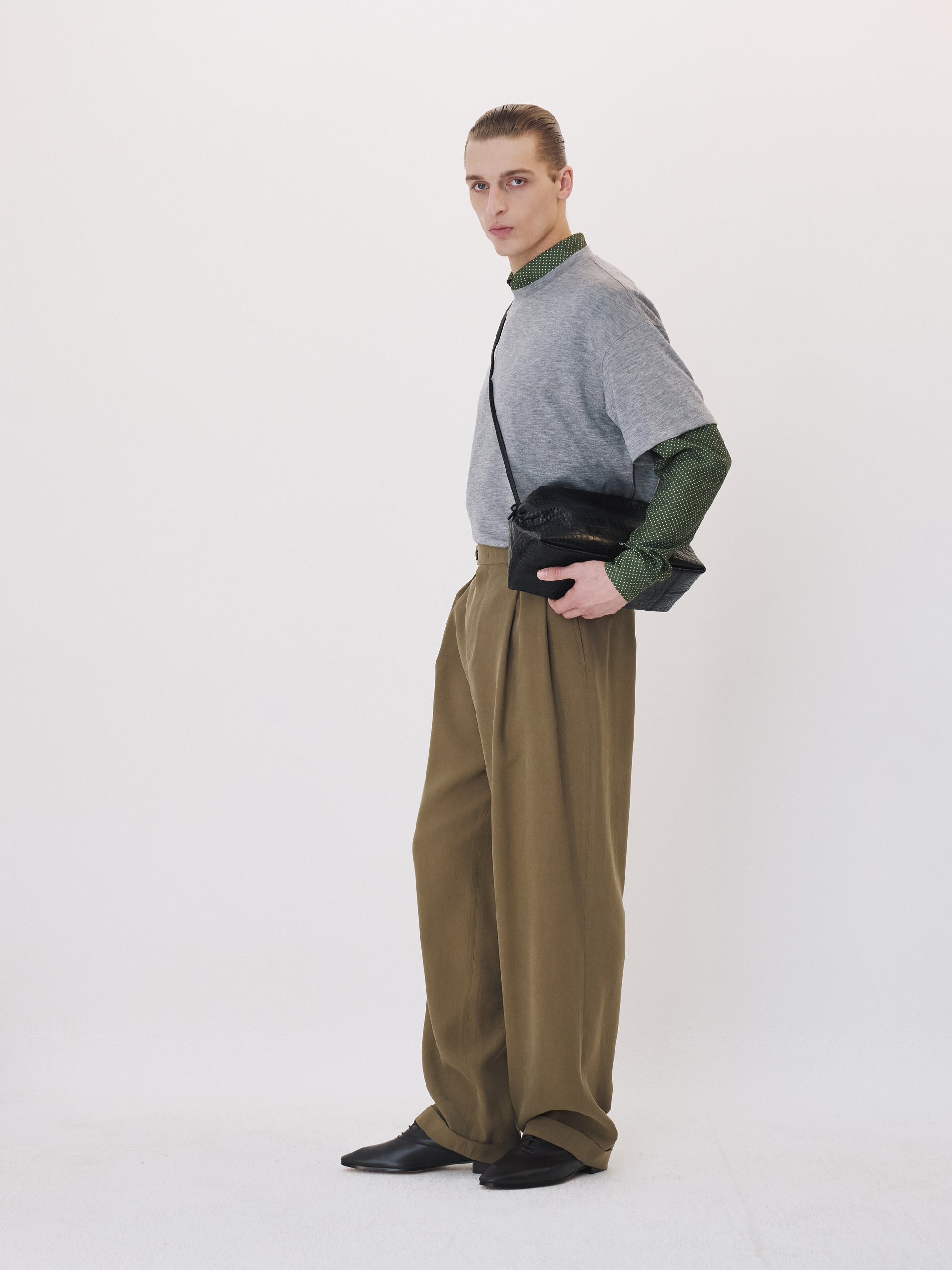 Tuck Detail Turn-Up Pants (Dark Olive)