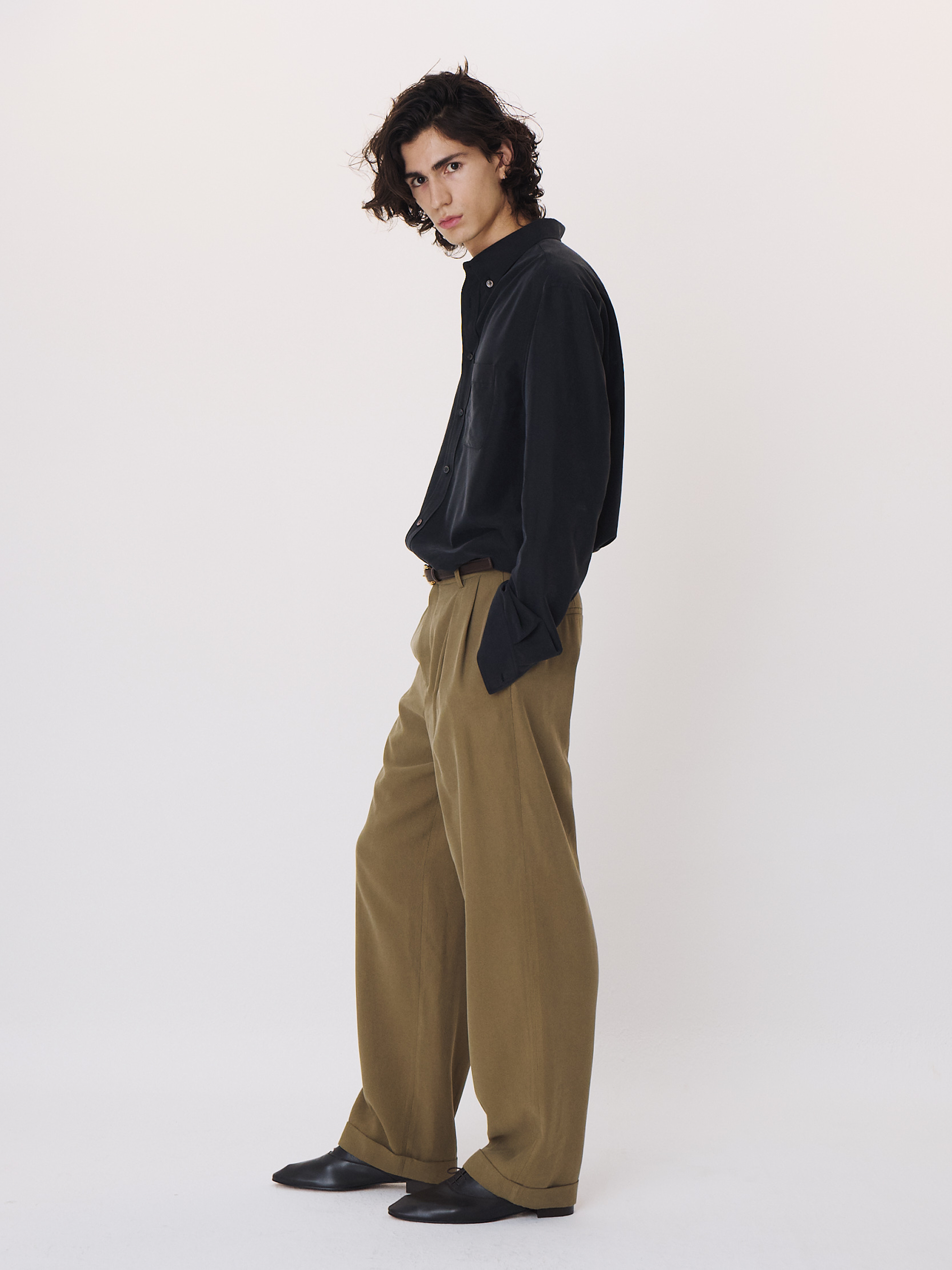 Classic Fluid Shirt (Black)