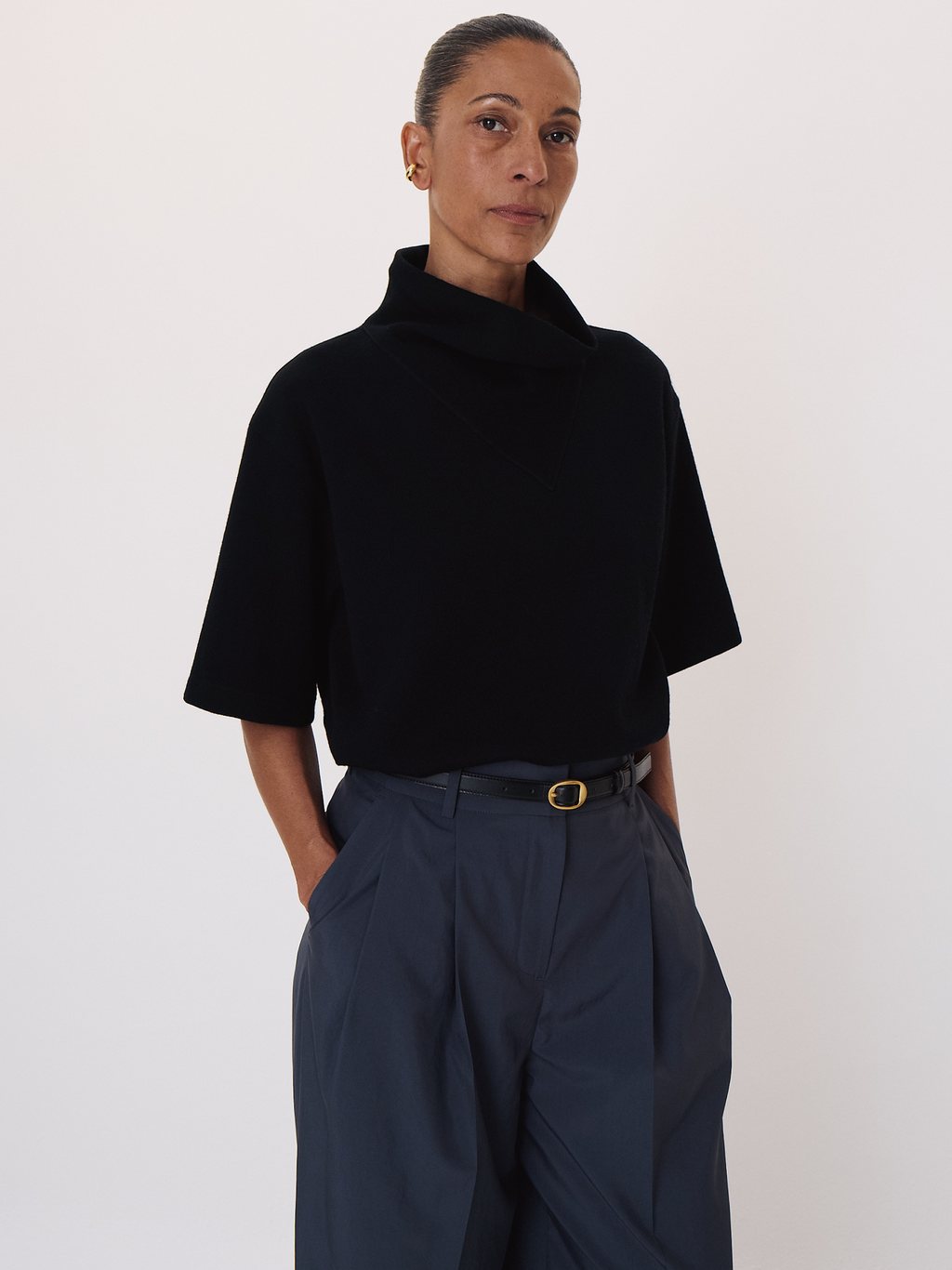 Signature Small Oval Buckle Belt (Black)