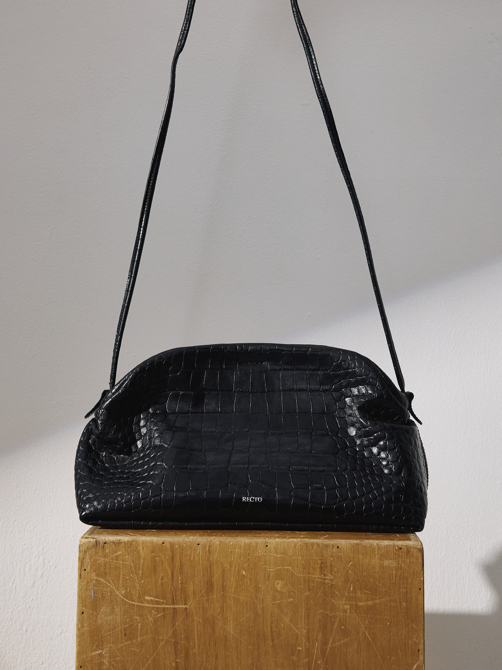 Croc-Effect Singular Cross Strap Bag (Croc Black)