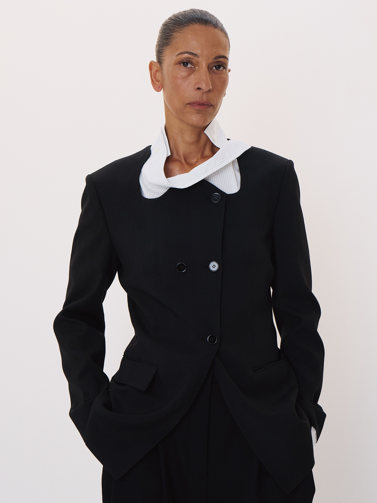 Curved Neck Fluid Long Jacket (Black)