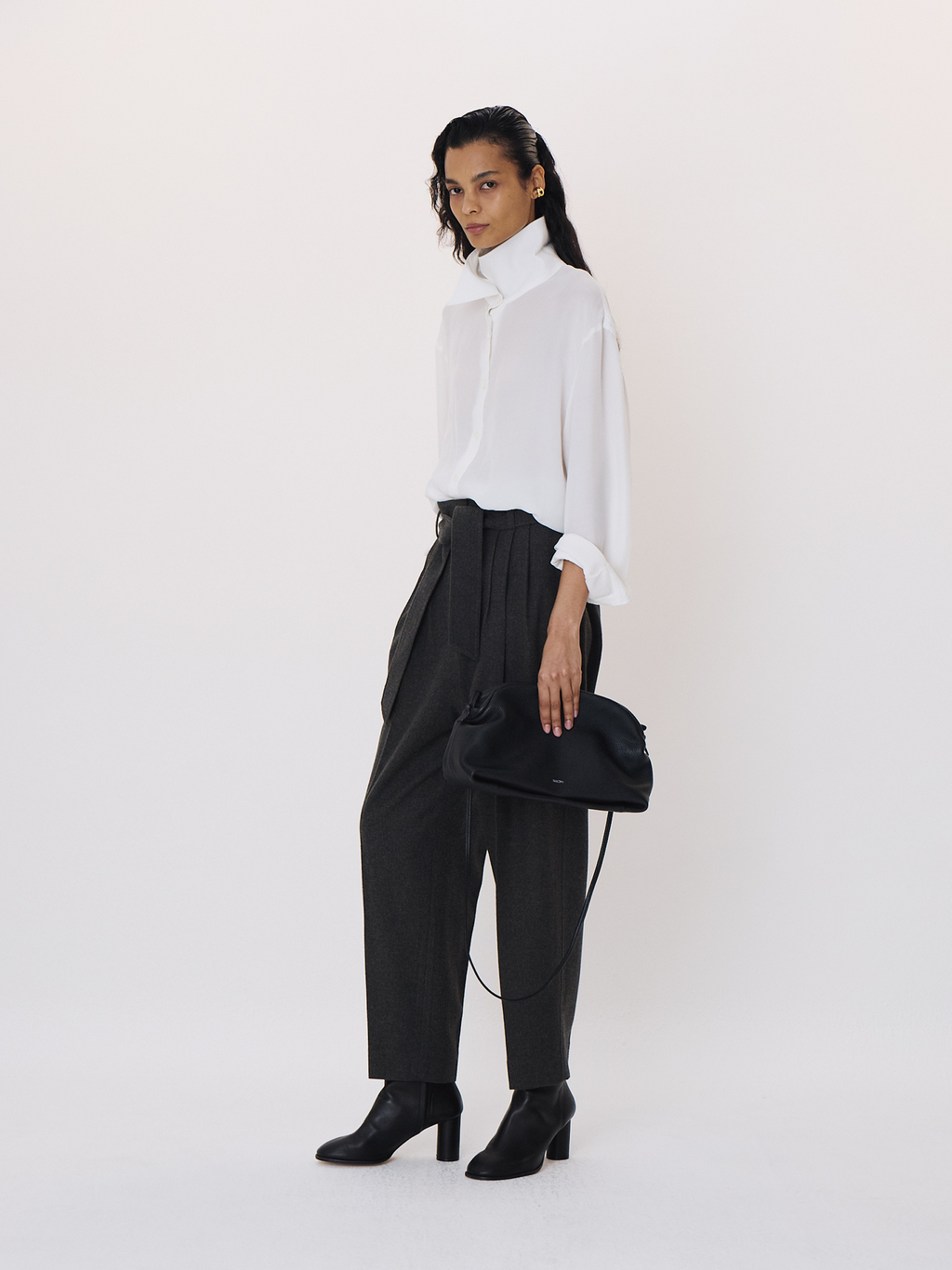 Point Collar Fluid Shirt (Ivory)