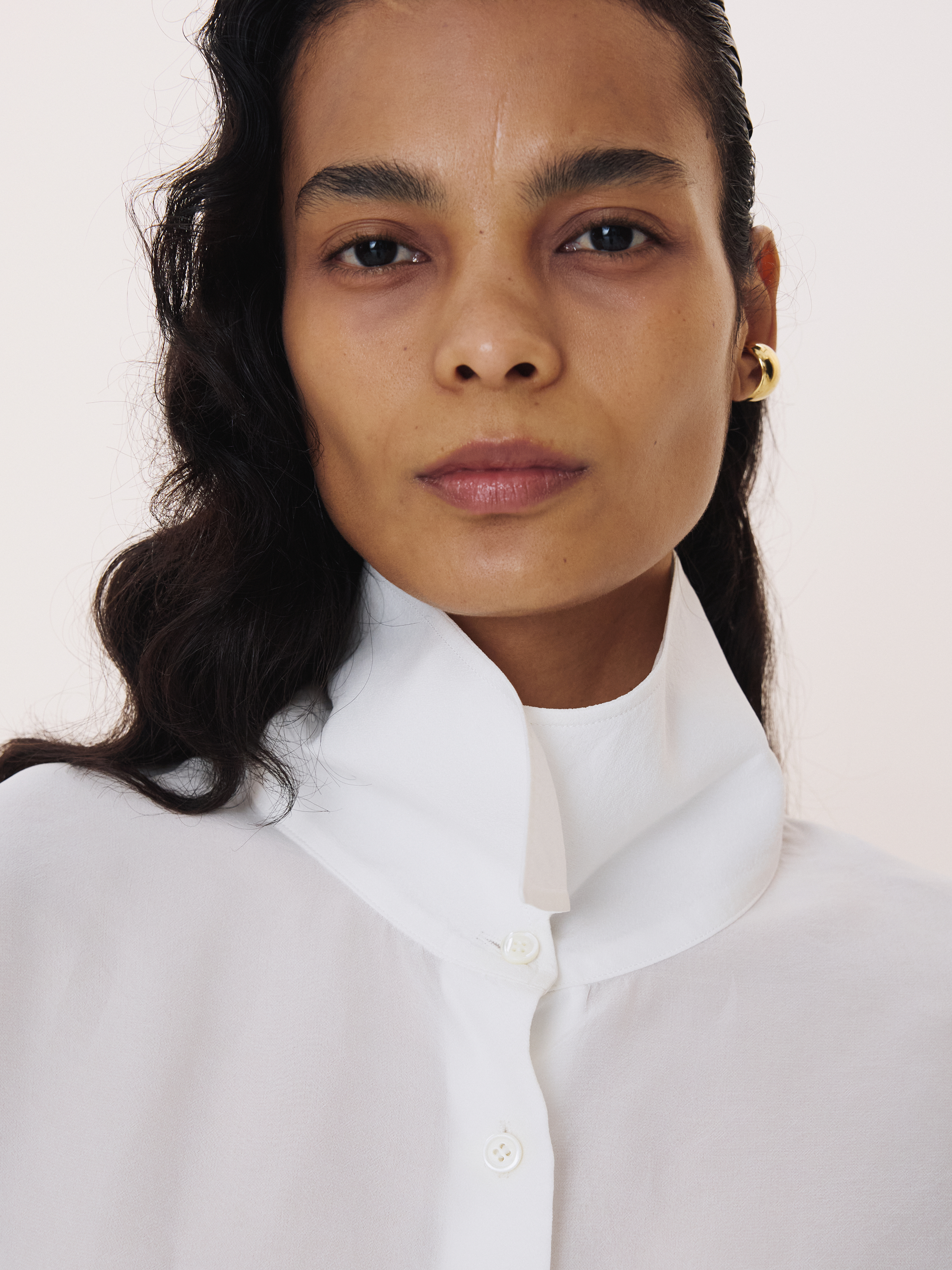 Point Collar Fluid Shirt (Ivory)