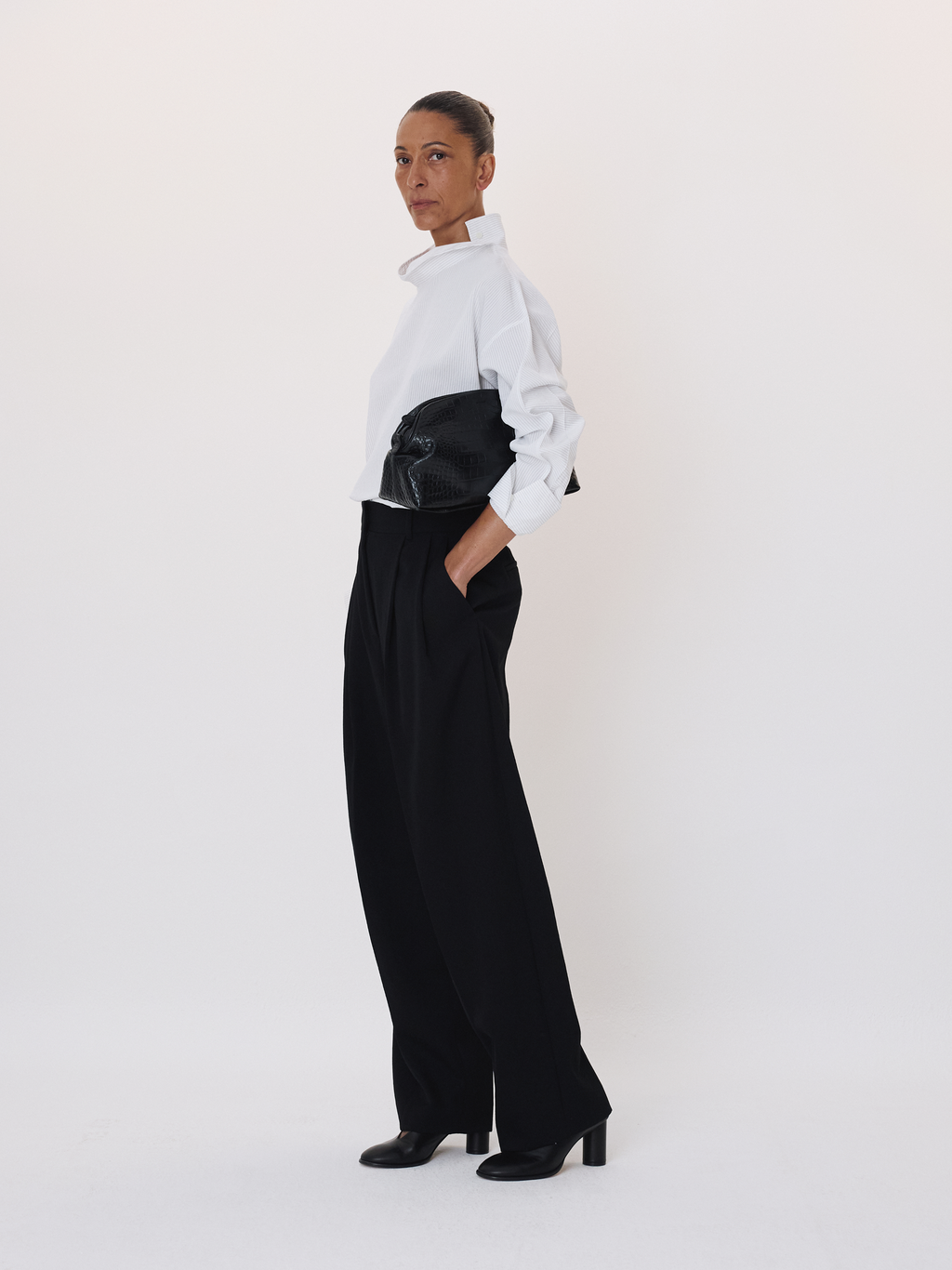 Tuck Detail Suit Pants (Black)