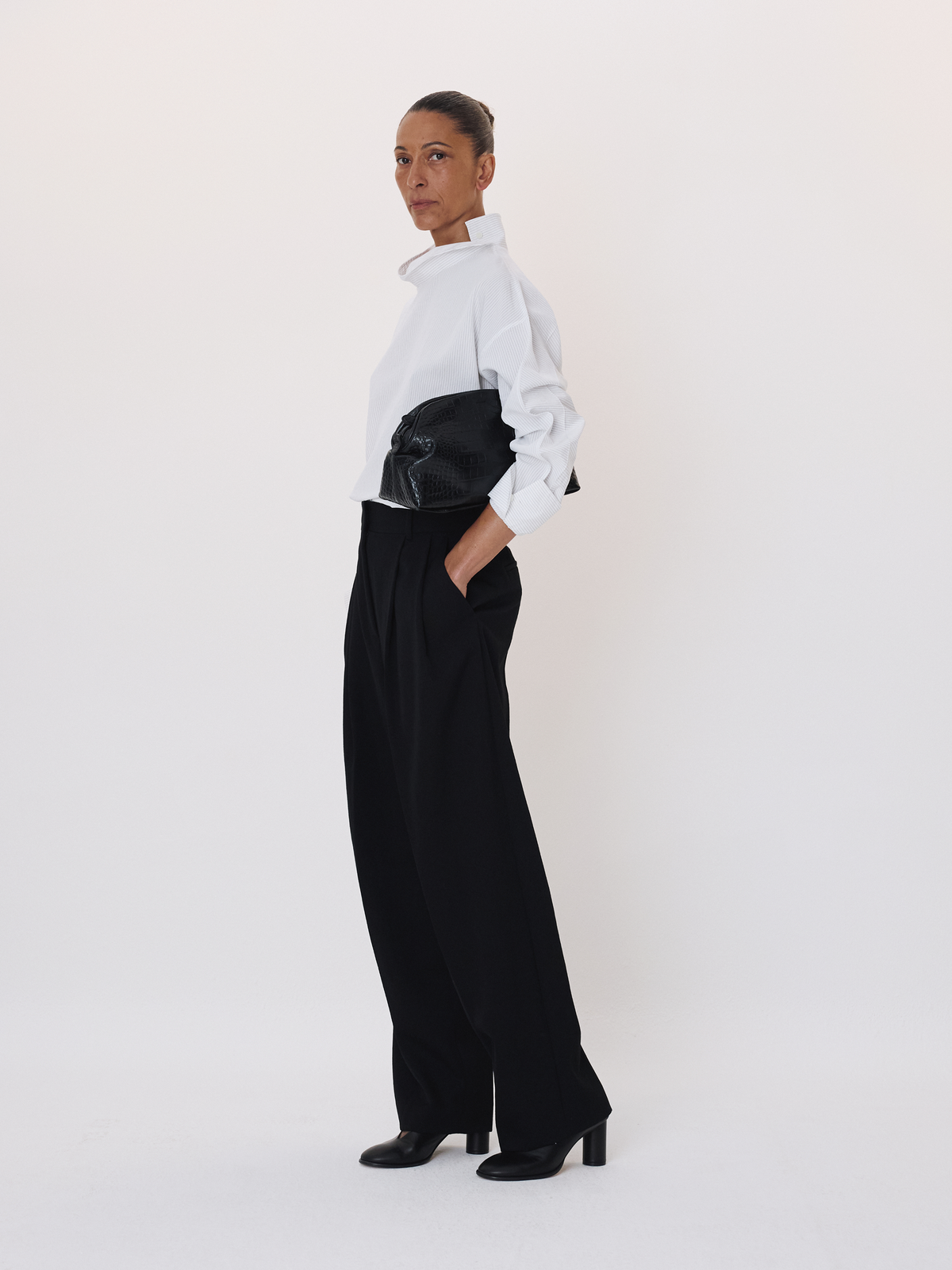 Tuck Detail Suit Pants (Black)