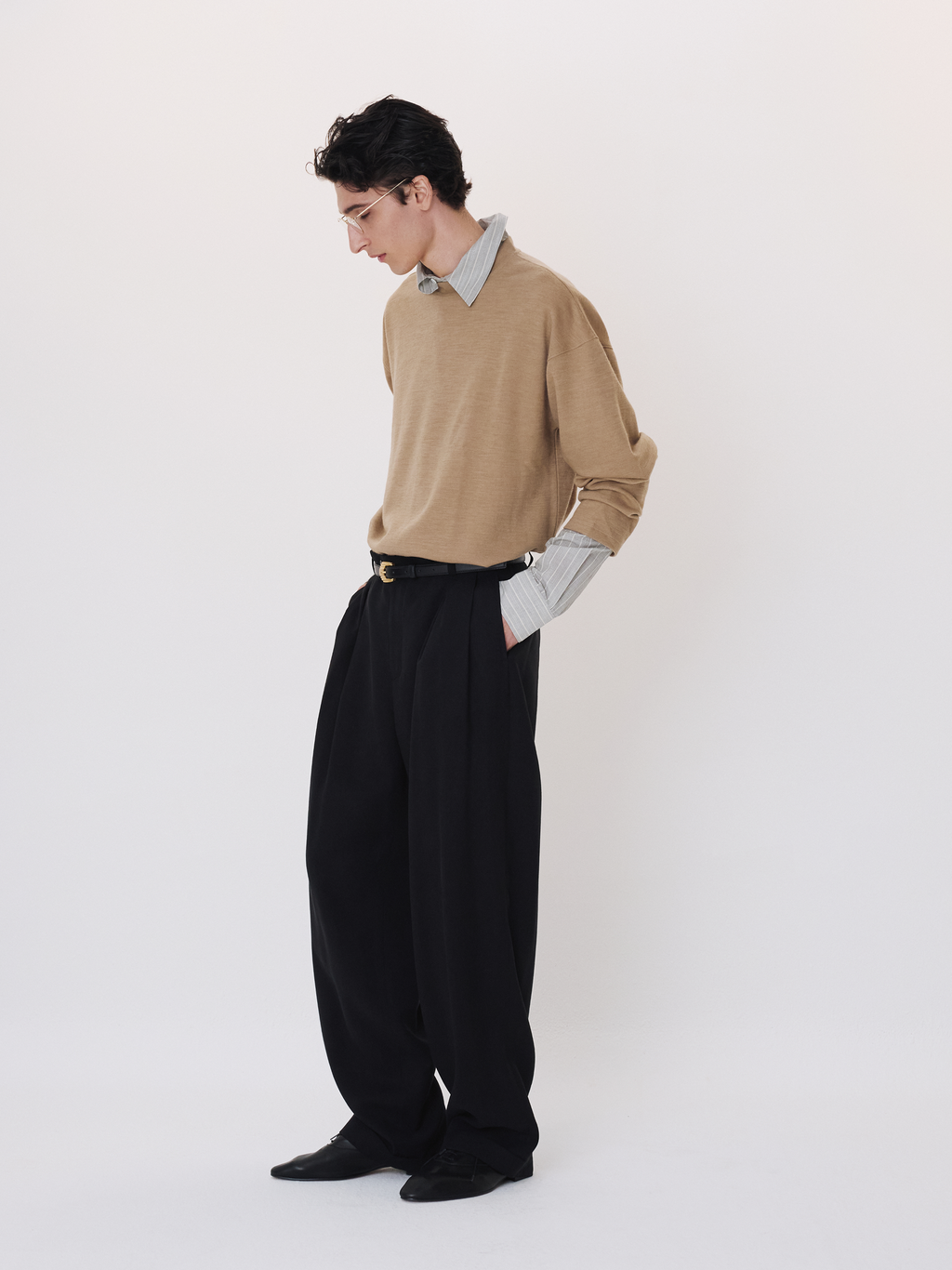 Tuck Detail Turn-Up Pants (Black)