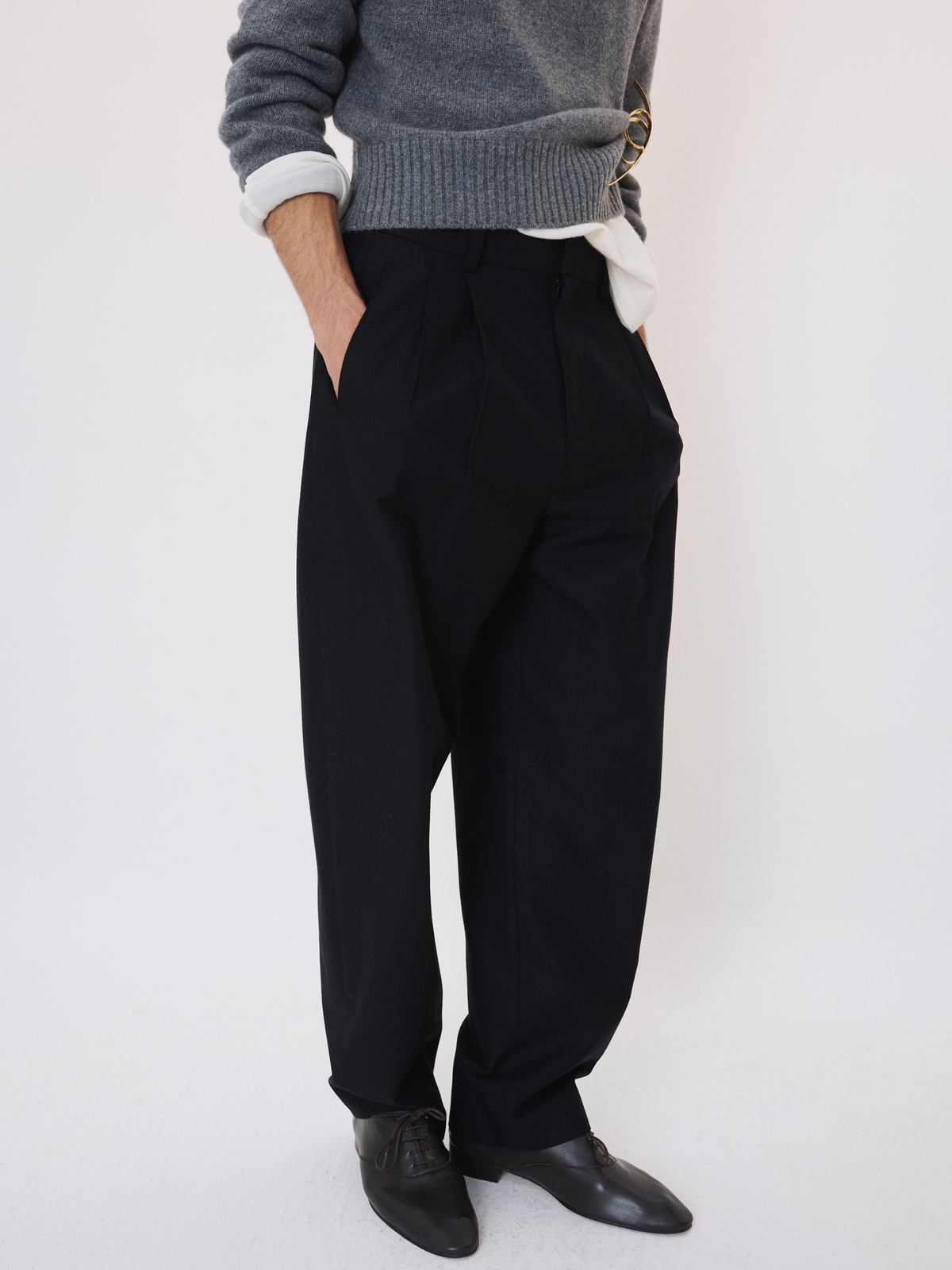 Wool Blend Tuck Pants (Black)