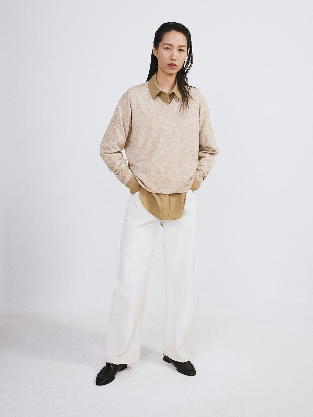 Painted Detail Curved Denim Pants (Ecru)