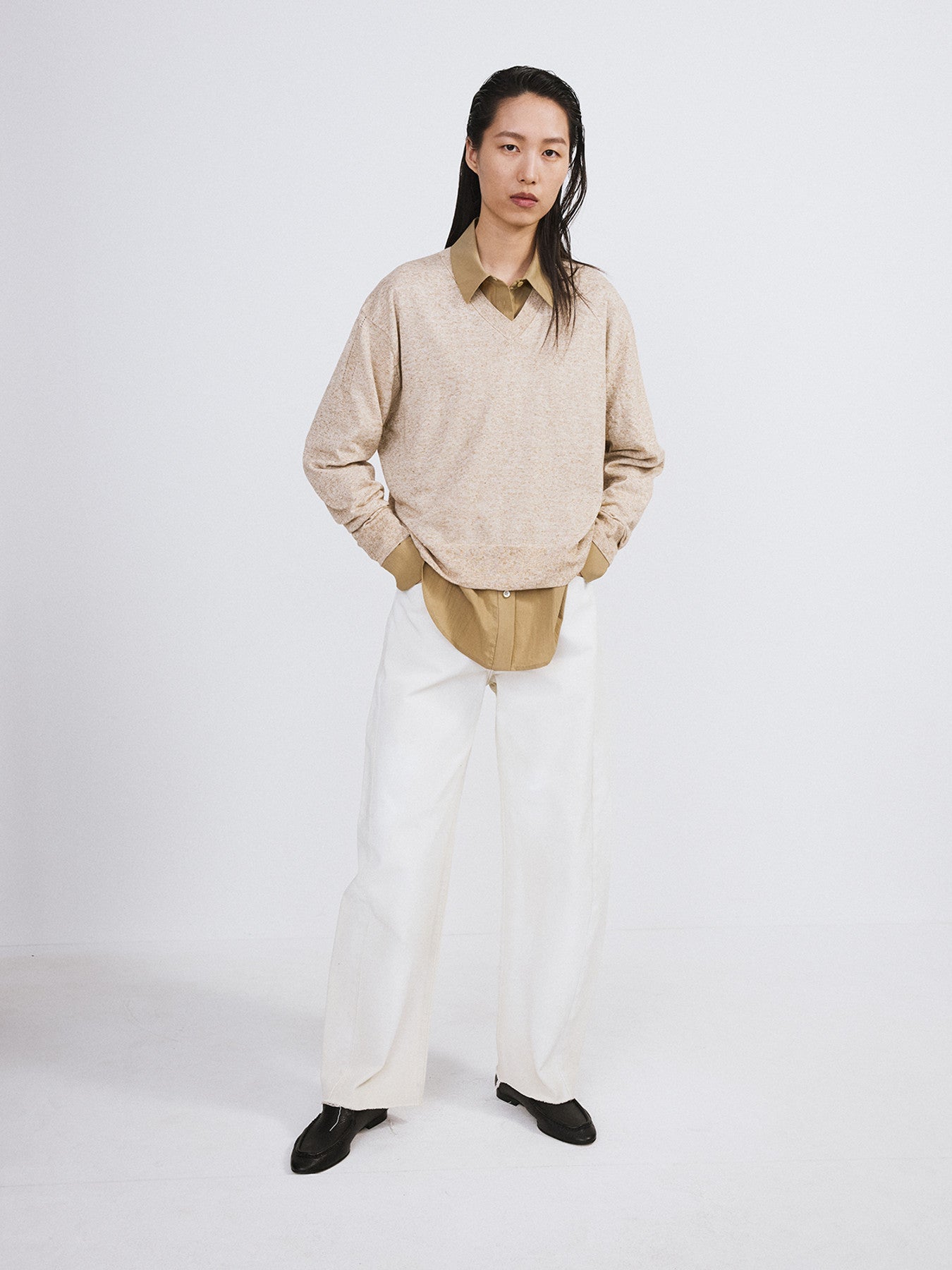 Painted Detail Curved Denim Pants (Ecru)
