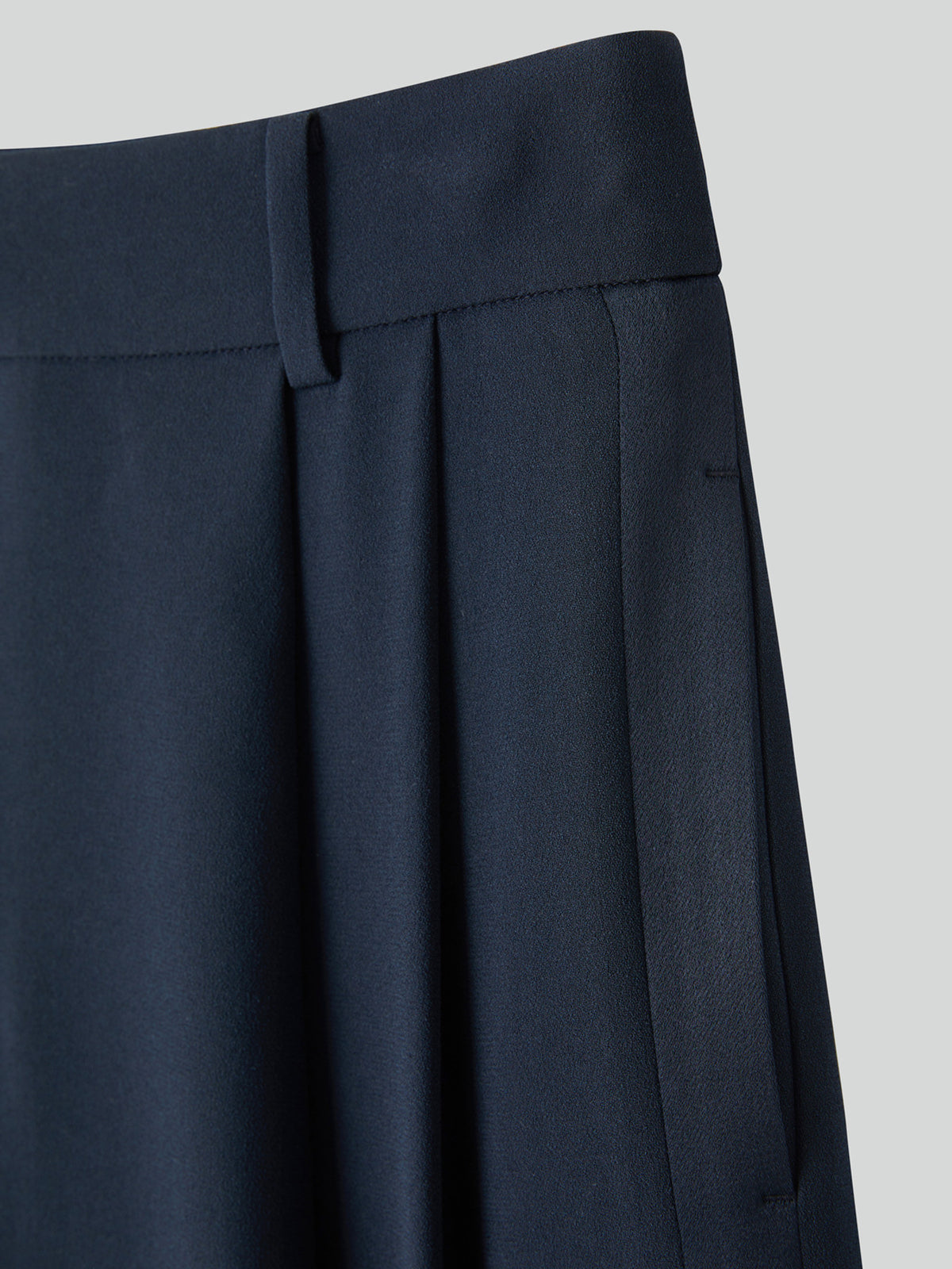 Tuxedo Detail Fluid Suit Pants (Dark Navy)