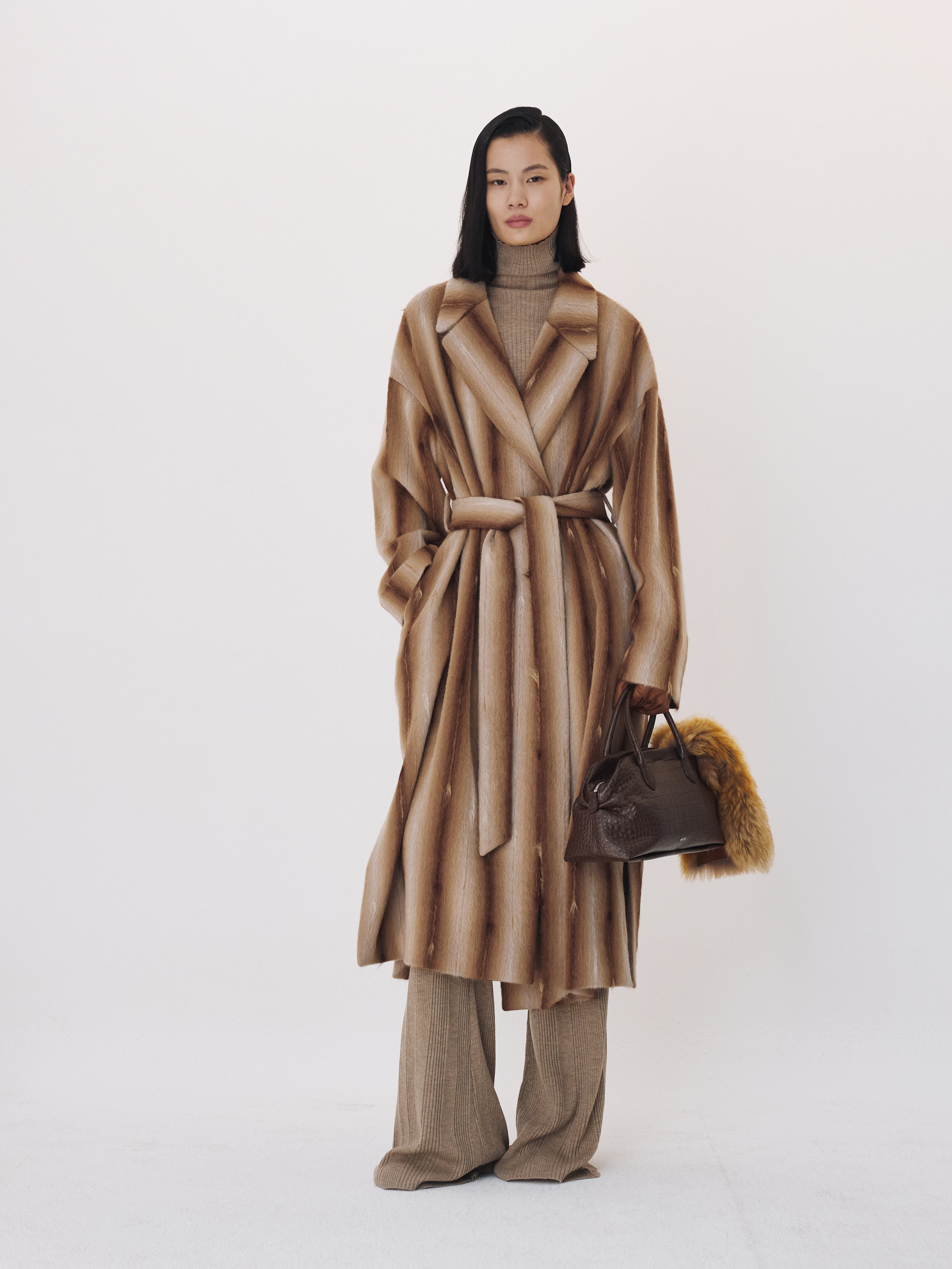Carolyn Robe Coat (Dark Beige)